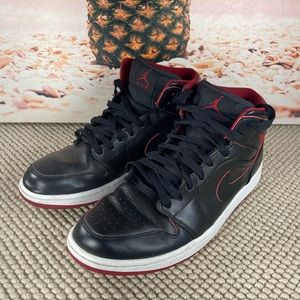 Nike air Jordan 1 Mid black red